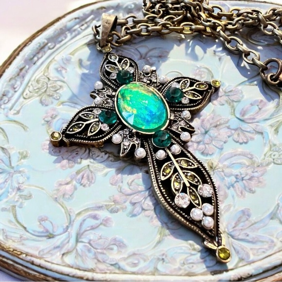 Elegant Green, Gold, and Bronze toned Cross Pendant Necklace - Picture 7 of 16